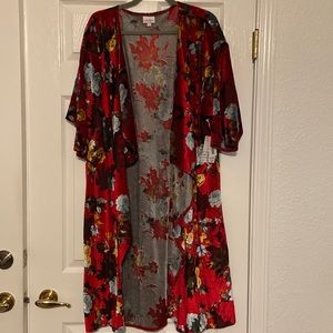 Gorgeous velvety Shirley kimono from Lularoe.  Size L and NWT